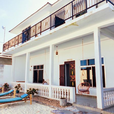 Raha House Bed & Breakfast Нунгви Екстериор снимка
