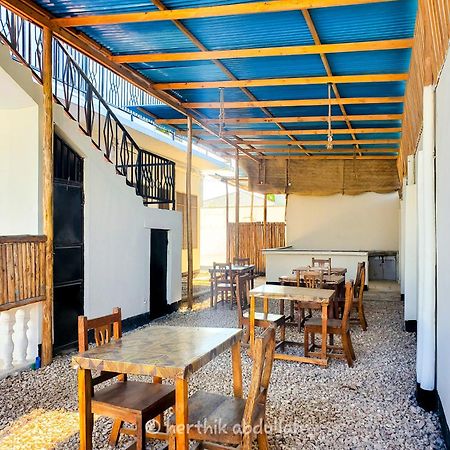 Raha House Bed & Breakfast Нунгви Екстериор снимка
