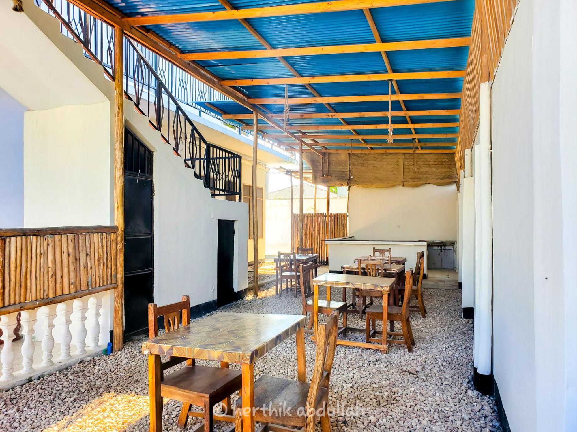 Raha House Bed & Breakfast Нунгви Екстериор снимка